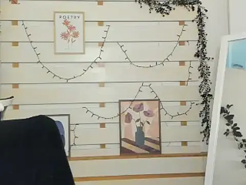 Josephine Kiss online show from November 2025 12:59:03 PM