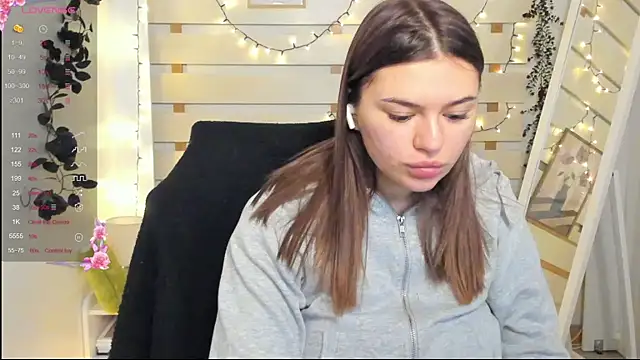 Josephine Kiss online show from January 2026 12:52:01 PM