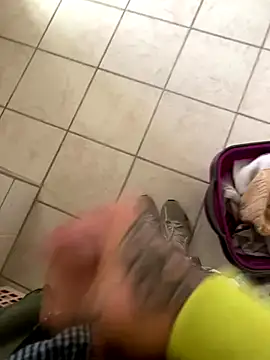 Snapshot of YoungDick25 chatting on November 2025 02:08:01 PM YoungDick25 online show from November 2025 02:08:01 PM