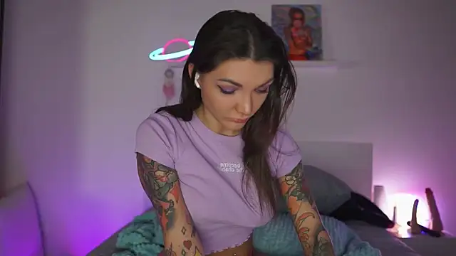 Snapshot of Lady3Holes chatting on January 2025 04:48:02 PM Lady3Holes online show from January 2025 04:48:02 PM