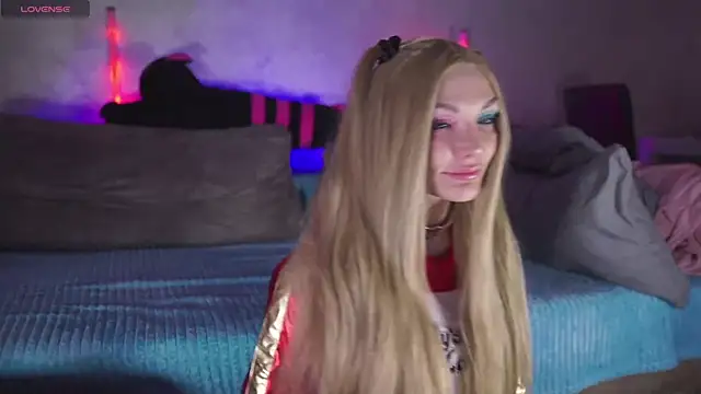 Snapshot of Lady3Holes chatting on December 2025 05:19:02 PM Lady3Holes online show from December 2025 05:19:02 PM