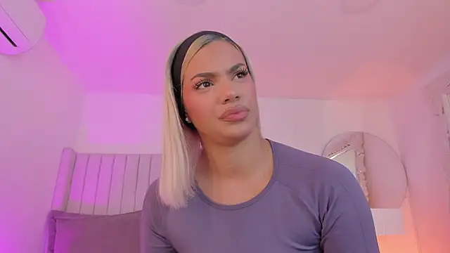 Shelynna azzul online show from February 2026 08:39:01 PM