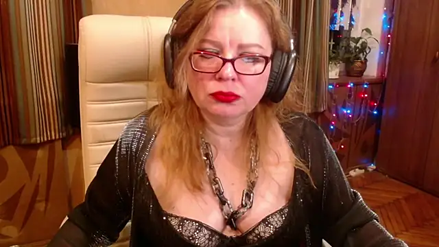 Snapshot of Miss_Tress chatting on November 2025 11:21:02 PM Miss Tress online show from November 2025 11:21:02 PM