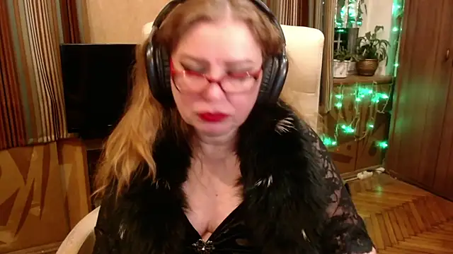 Snapshot of Miss_Tress chatting on March 2026 09:39:02 PM Miss Tress online show from March 2026 09:39:02 PM