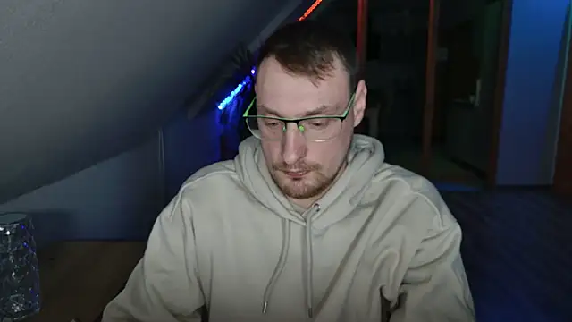 Snapshot of Relsxboy chatting on February 2025 05:22:02 PM Relsxboy online show from February 2025 05:22:02 PM