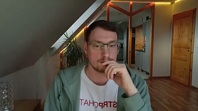 Snapshot of Relsxboy chatting on March 2025 05:07:02 PM Relsxboy online show from March 2025 05:07:02 PM