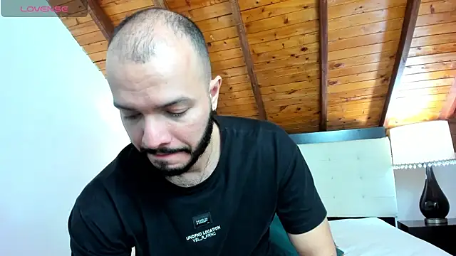 Tom Bailey online show from September 2025 04:02:02 AM