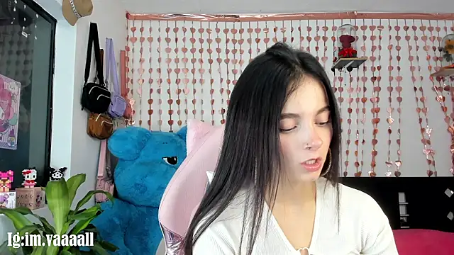 lucyy tay online show from September 2025 09:51:01 PM