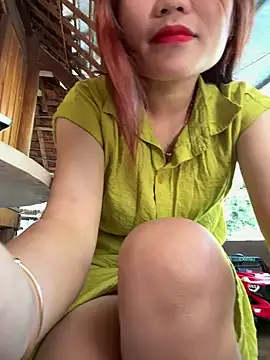 Snapshot of Emily_9xx chatting on December 2024 02:47:01 AM Emily 9xx online show from December 2024 02:47:01 AM