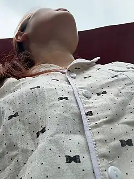 Snapshot of Emily_9xx chatting on February 2025 02:51:02 AM Emily 9xx online show from February 2025 02:51:02 AM