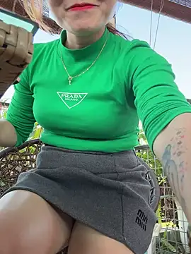 Snapshot of Emily_9xx chatting on March 2025 08:45:01 AM Emily 9xx online show from March 2025 08:45:01 AM