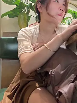 Snapshot of Emily_9xx chatting on March 2025 08:47:02 AM Emily 9xx online show from March 2025 08:47:02 AM