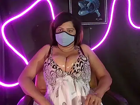 Addy Xl online show from February 2025 08:40:01 PM