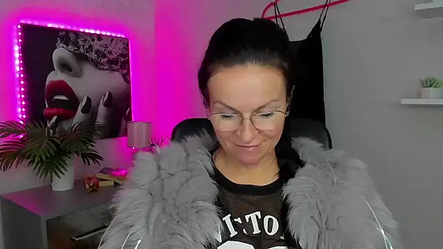 HelenLuxx online show from February 2025 09:52:01 AM