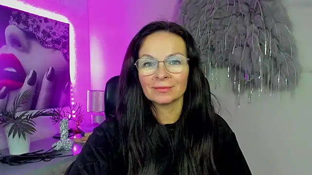 HelenLuxx online show from December 2025 04:14:01 PM