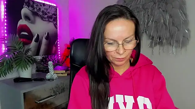 HelenLuxx online show from March 2026 04:13:02 PM