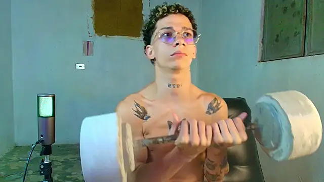 Snapshot of mateodeamjo chatting on March 2026 02:04:02 AM mateodeamjo online show from March 2026 02:04:02 AM