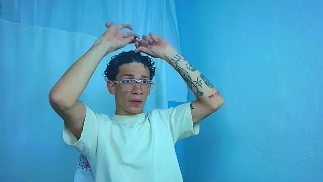 Snapshot of mateodeamjo chatting on April 2026 04:01:01 AM mateodeamjo online show from April 2026 04:01:01 AM