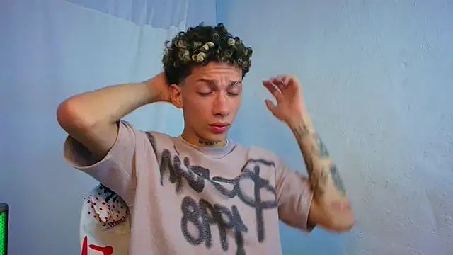 Snapshot of mateodeamjo chatting on April 2026 04:19:01 AM mateodeamjo online show from April 2026 04:19:01 AM