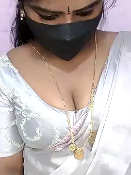 louise92 online show from December 2024 05:22:02 PM