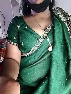 Snapshot of louise92 chatting on May 2026 07:01:02 PM louise92 online show from May 2026 07:01:02 PM