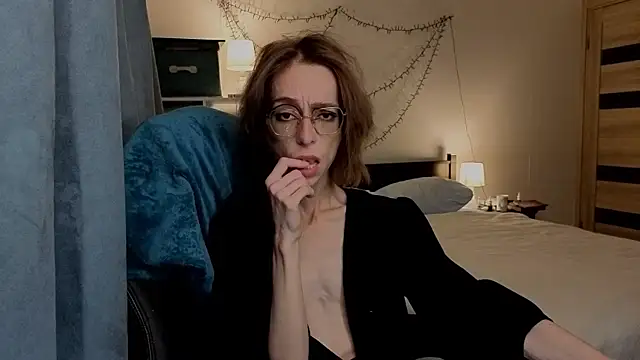 amber quell here online show from October 2025 02:16:02 PM