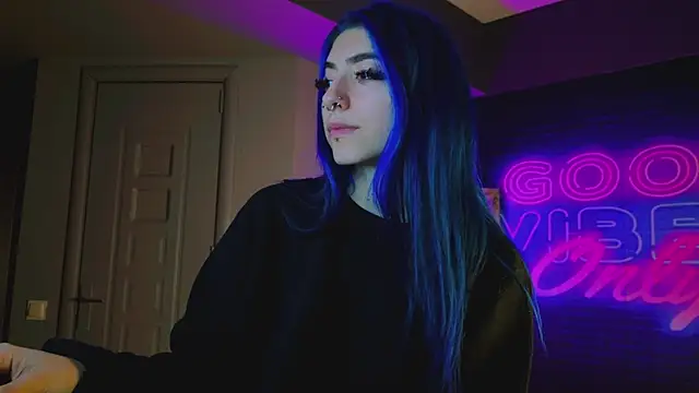 Snapshot of AriaVoss chatting on December 2024 08:44:01 PM AriaVoss online show from December 2024 08:44:01 PM