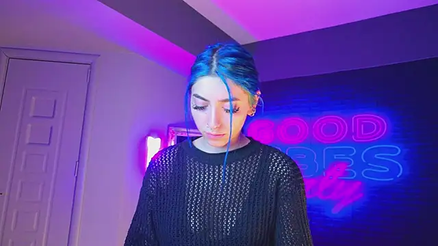 Snapshot of AriaVoss chatting on December 2024 09:04:02 PM AriaVoss online show from December 2024 09:04:02 PM