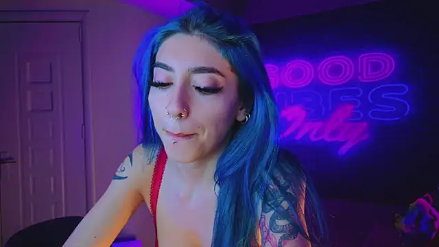 Snapshot of AriaVoss chatting on December 2024 11:56:02 PM AriaVoss online show from December 2024 11:56:02 PM