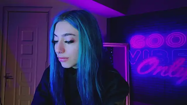 Snapshot of AriaVoss chatting on January 2025 08:31:02 PM AriaVoss online show from January 2025 08:31:02 PM