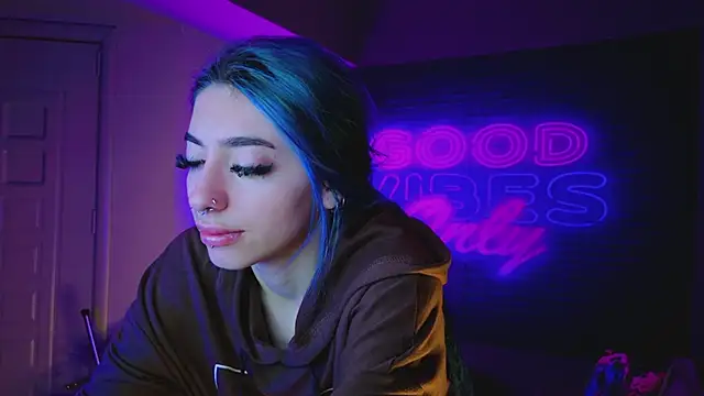 Snapshot of AriaVoss chatting on January 2025 08:48:01 PM AriaVoss online show from January 2025 08:48:01 PM