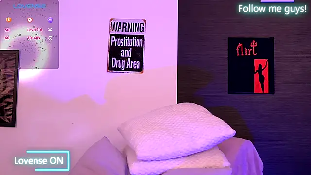 Snapshot of AriaVoss chatting on September 2025 07:05:01 PM AriaVoss online show from September 2025 07:05:01 PM