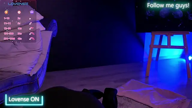 Snapshot of AriaVoss chatting on October 2025 09:01:01 PM AriaVoss online show from October 2025 09:01:01 PM