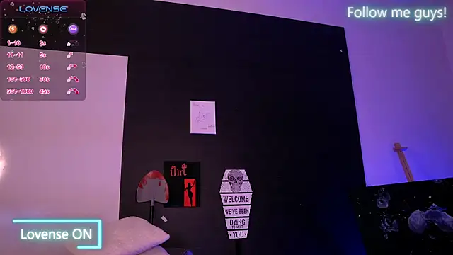 Snapshot of AriaVoss chatting on October 2025 10:14:02 PM AriaVoss online show from October 2025 10:14:02 PM