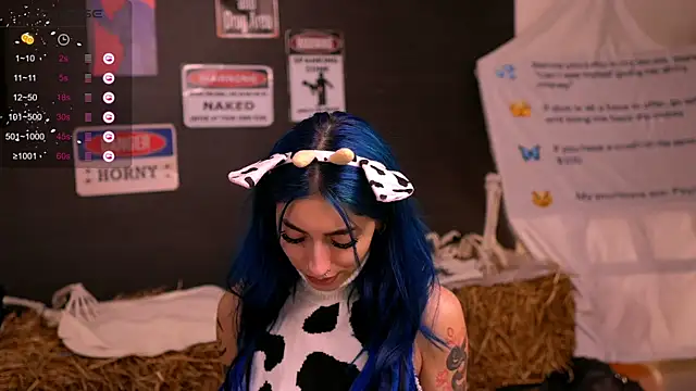 Snapshot of AriaVoss chatting on October 2025 10:54:02 PM AriaVoss online show from October 2025 10:54:02 PM