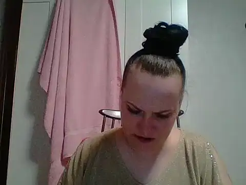  squirty cum lady  online show from March 2025 05:41:02 PM