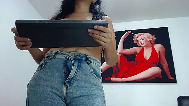 Amelia Debora Antonella online show from March 2025 06:56:01 PM