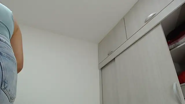 Amelia Debora Antonella online show from November 2025 01:11:01 PM