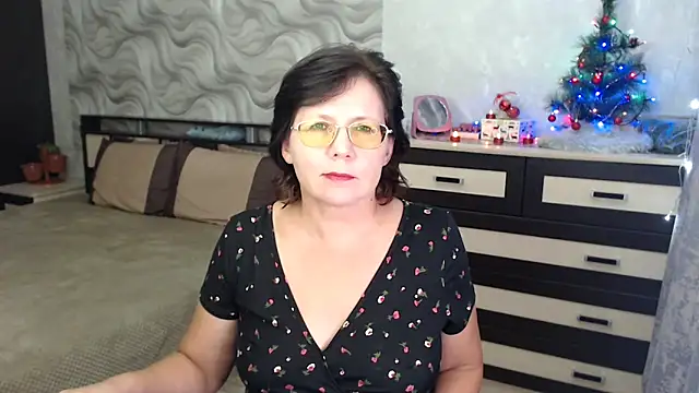 Snapshot of VitaCharm chatting on December 2024 06:49:01 PM VitaCharm online show from December 2024 06:49:01 PM