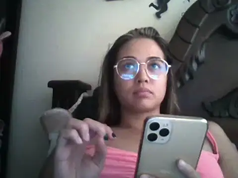 trianabell online show from February 2025 09:16:02 PM