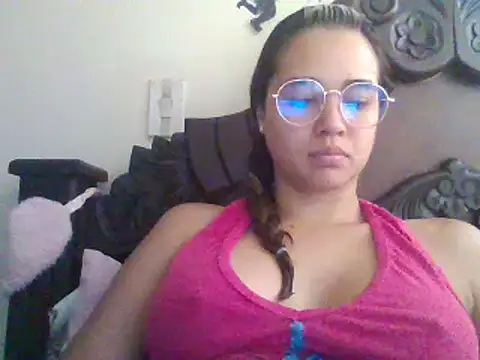 trianabell online show from March 2025 03:45:02 PM