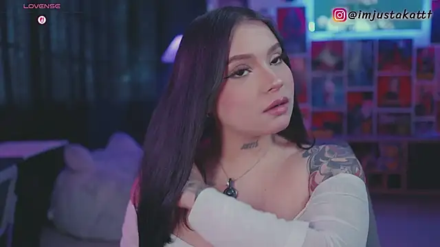 sensualkattt online show from April 2026 08:22:01 PM