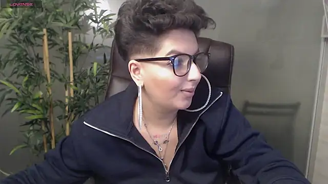 BustyAllyy online show from January 2025 12:28:01 AM