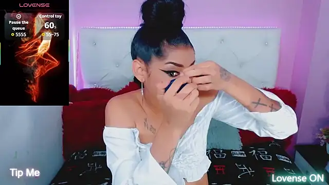 Snapshot of Amanda_bigx chatting on November 2025 06:05:01 AM Amanda bigx online show from November 2025 06:05:01 AM