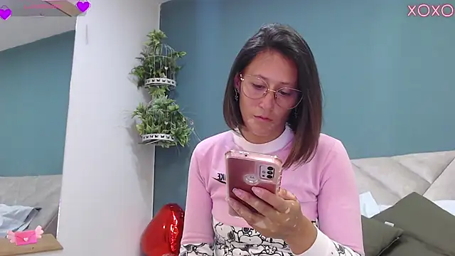 SharisWillian online show from September 2025 04:03:01 AM