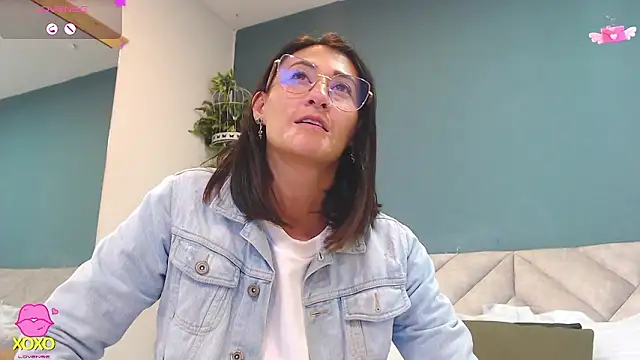 SharisWillian online show from March 2026 03:24:02 AM