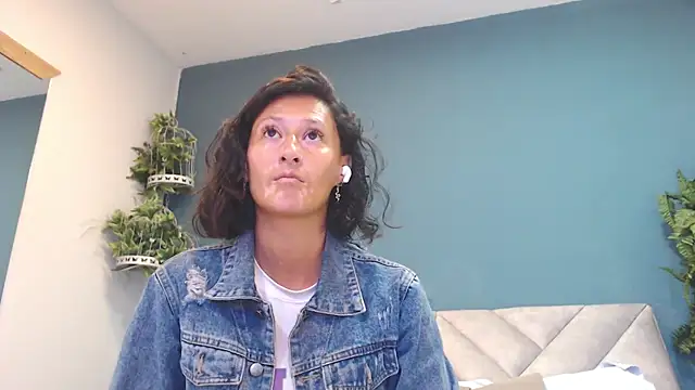 SharisWillian online show from April 2026 03:46:01 AM