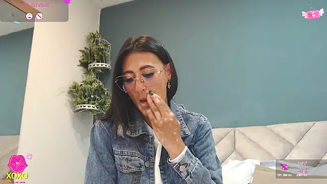 SharisWillian online show from May 2026 04:50:02 AM