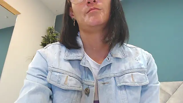 SharisWillian online show from May 2026 03:59:02 AM
