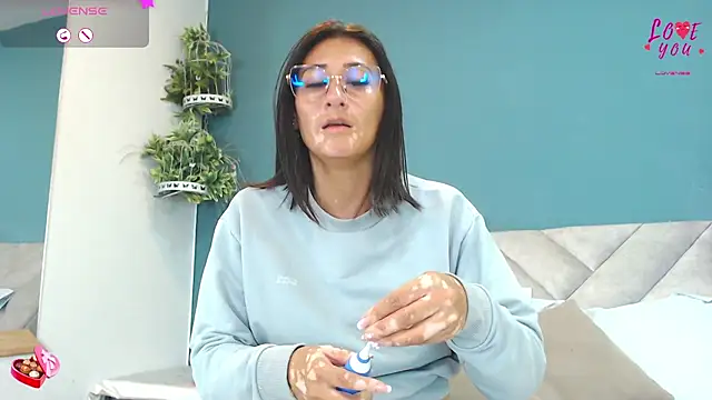 SharisWillian online show from May 2026 03:48:01 AM